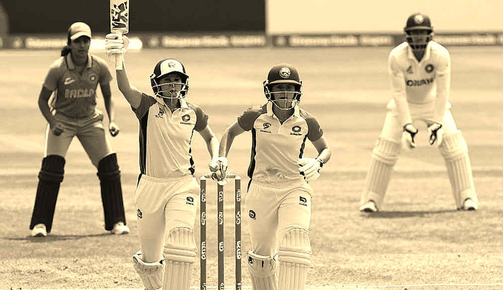 The Middle-Overs Chamber: Underdog Geometry in Asian Cricket and a Counterfeit Bank Balance The Middle-Overs Chamber: Underdog Geometry in Asian Cricket and a Counterfeit Bank Balance