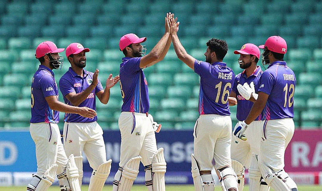 ক্রিকেটের ট্রান্সফার ইকোনমি: ২৭ কোটির হাতুড়ি, আর যে খাতাগুলো কেউ খোলে না ক্রিকেটের ট্রান্সফার ইকোনমি: ২৭ কোটির হাতুড়ি, আর যে খাতাগুলো কেউ খোলে না