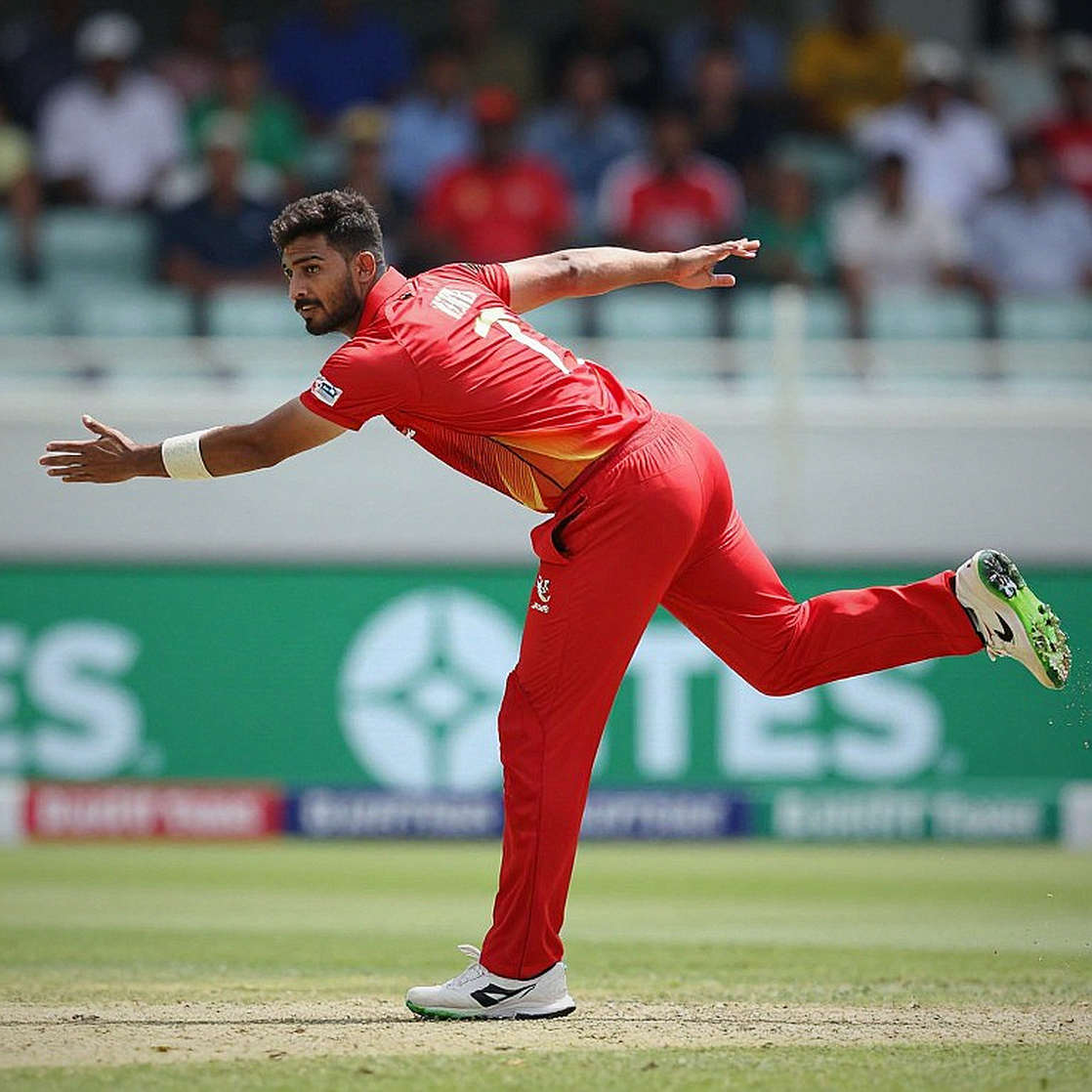 ৫০ রানের স্কোরবোর্ড যে কথা বলে না, সিরাজের সেই ওভার যা বলে