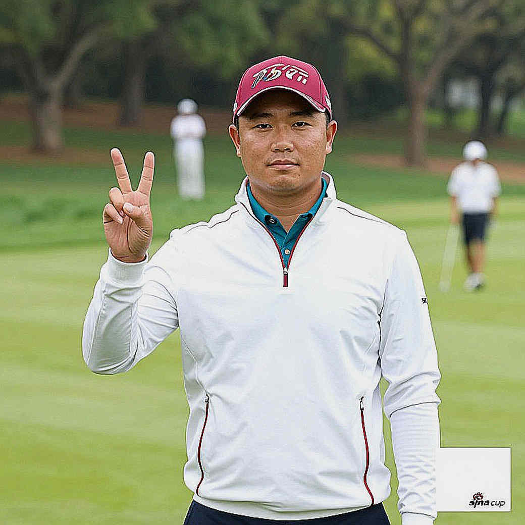 Seven Jackets, Zero Warmth Ratings: The Women's Golf Apparel Market and the Cantonment Walls Seven Jackets, Zero Warmth Ratings: The Women's Golf Apparel Market and the Cantonment Walls